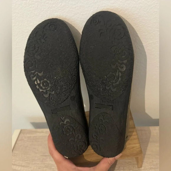 Sundance Blooms suede embroidered slip on flats Olive Green Boho Sz 39 US 8.5-9 - Picture 9 of 10